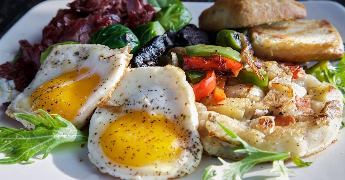 Sautéed Mushrooms with Thyme and Garlic — Vegetables recipe plated