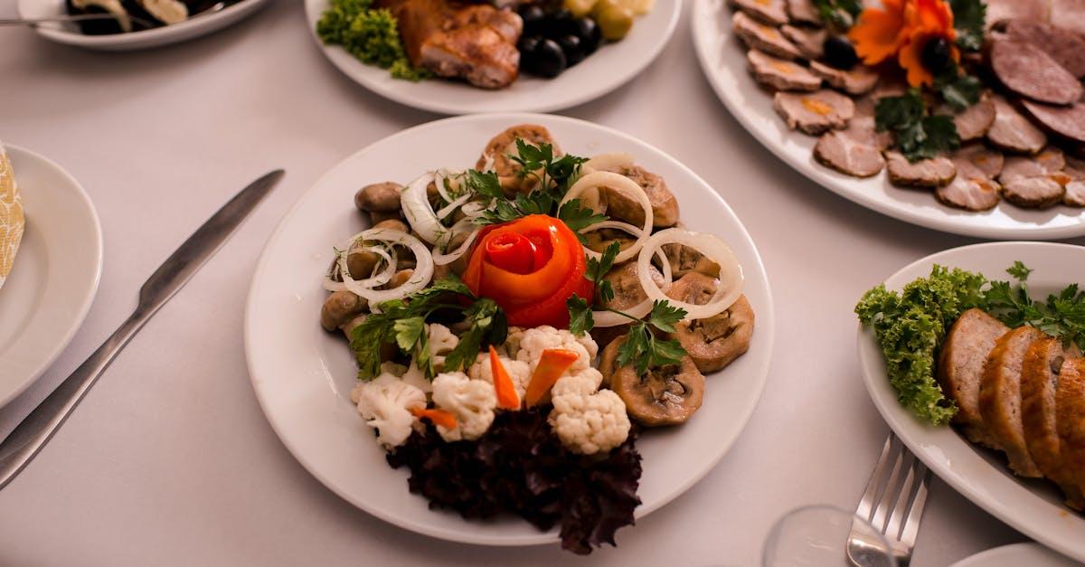 Som Tum (Thai Green Papaya Salad) — Vegetables recipe plated